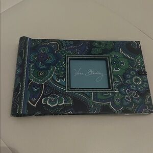 Brand new Vera Bradley 20 picture photo book for 4x6 pictures